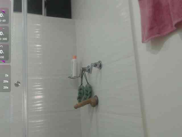 bigboobsrose1 webcam