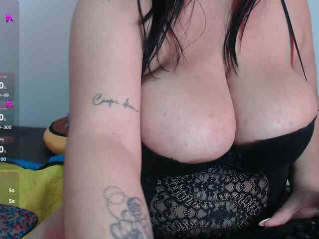 bigboobsrose1 webcam