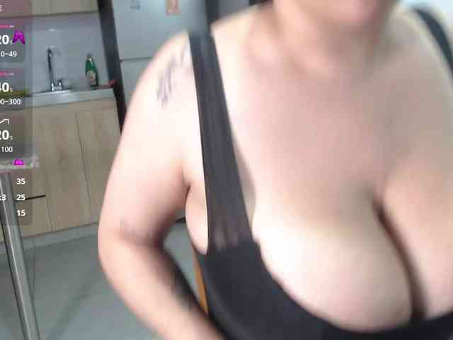 bigboobsrose1 webcam