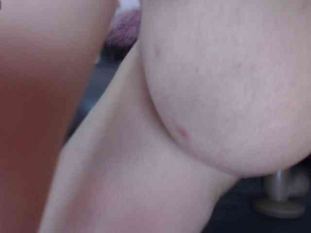 bigboobsrose1 webcam