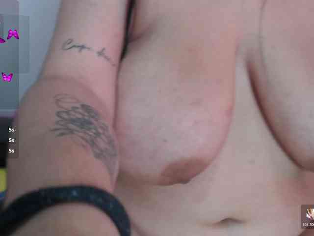 bigboobsrose1 webcam
