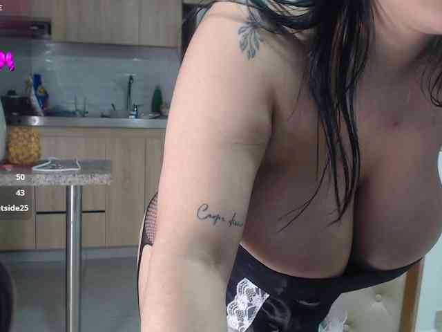 bigboobsrose1 webcam