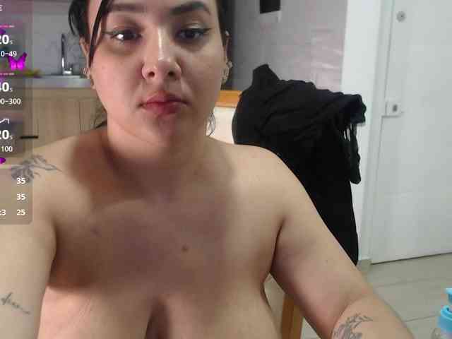 bigboobsrose1 webcam