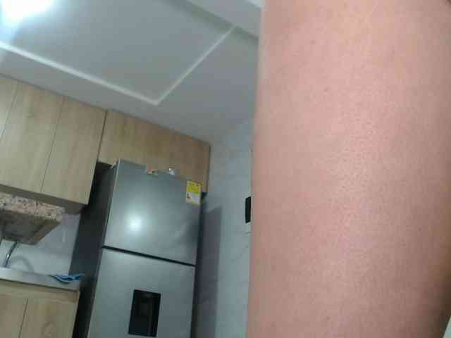 bigboobsrose1 webcam