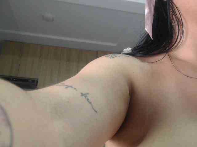 bigboobsrose1 webcam