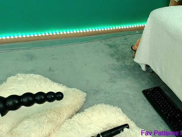 Emma-Donovani's BongaCams show and profile