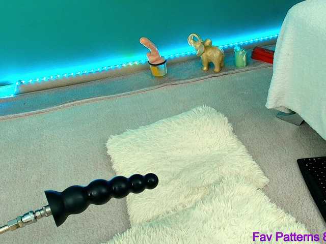 Emma-Donovani's BongaCams show and profile