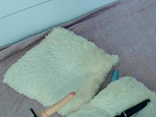 Emma-Donovani's BongaCams show and profile