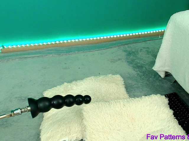 Emma-Donovani's BongaCams show and profile