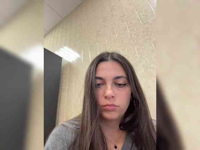 NikkySecrets's webcam live show