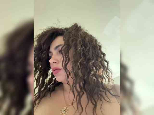 LustySass webcam