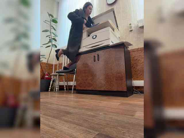 NikkySecrets's webcam live show