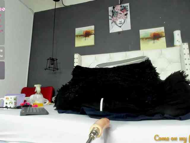 hazel-milf webcam
