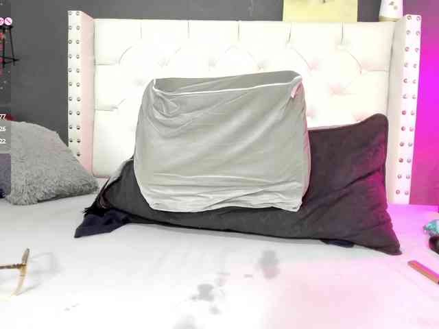 hazel-milf webcam