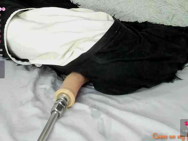 hazel-milf webcam