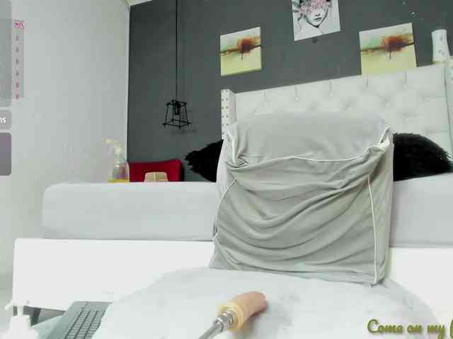 hazel-milf webcam