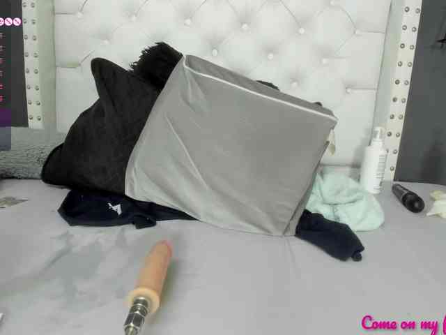 hazel-milf webcam