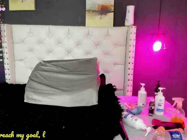hazel-milf webcam