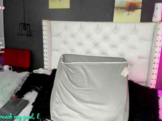 hazel-milf webcam