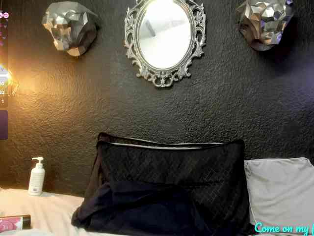 hazel-milf webcam