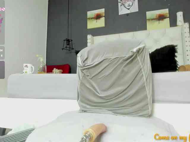 hazel-milf webcam