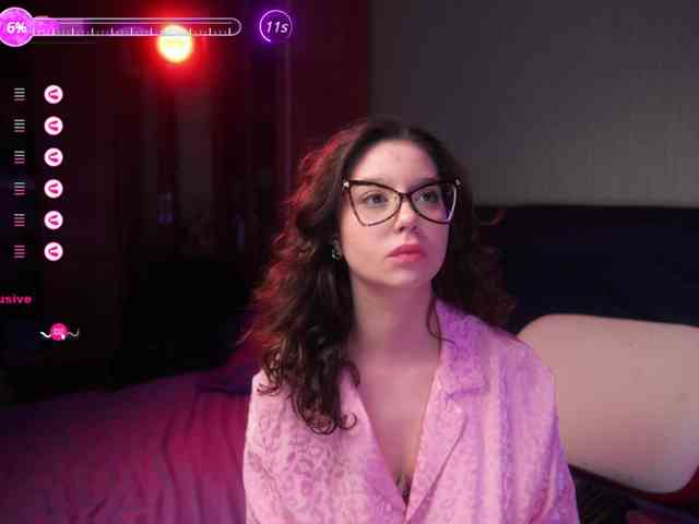 Megan_Cox webcam