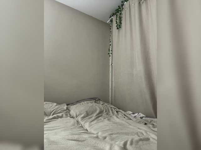 YoloLove's BongaCams show and profile