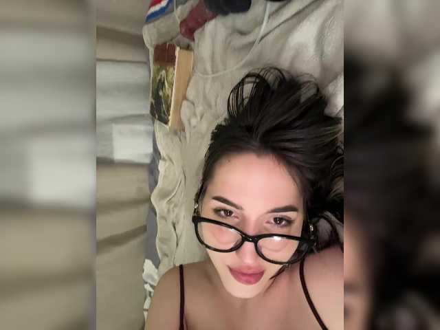YoloLove's BongaCams show and profile