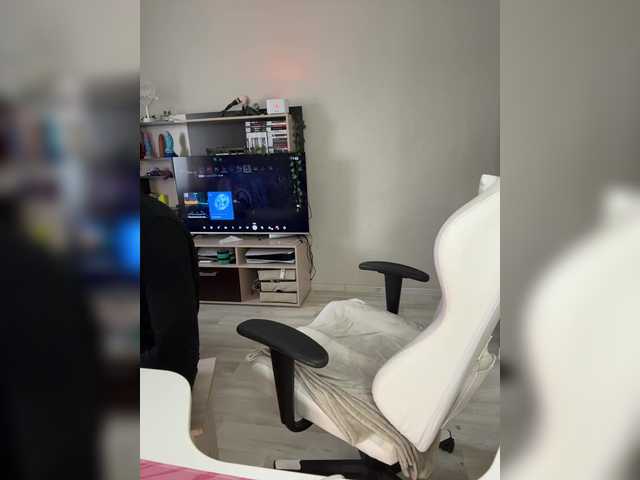  YoloLove chat room