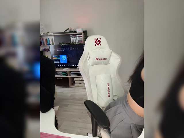  YoloLove chat room