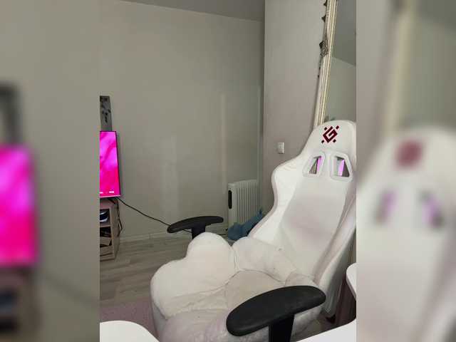 go to chat with Honey_buns