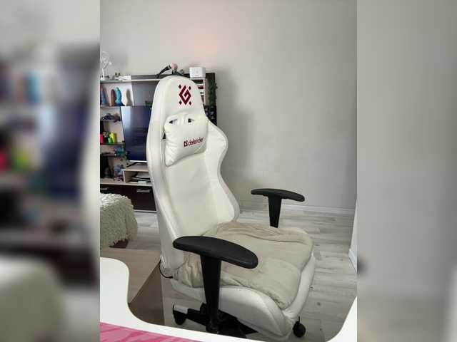  YoloLove chat room