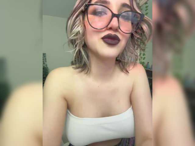 YoloLove from BongaCams is Freechat
