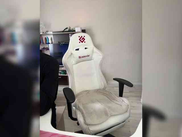 free nude chat room YoloLove