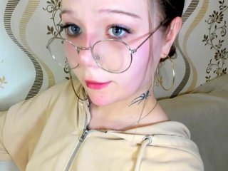MelMooon Porn Show