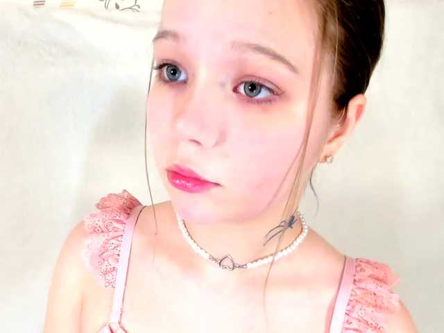 MelMooon's BongaCams show and profile