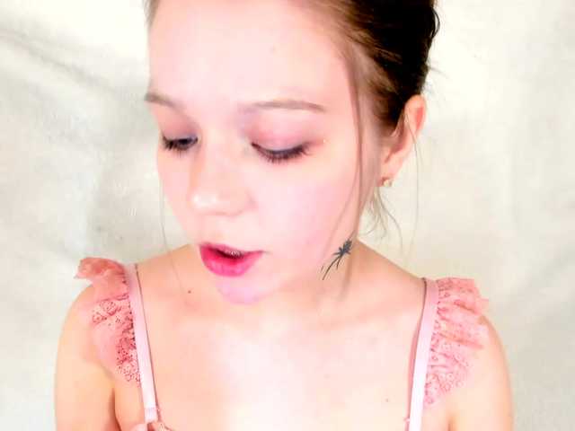 MelMooon's BongaCams show and profile