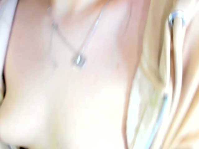 MelMooon from BongaCams is Freechat