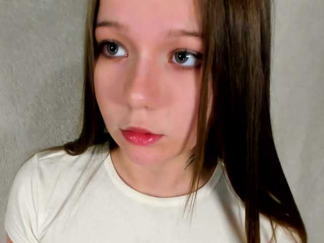 MelMooon's BongaCams show and profile