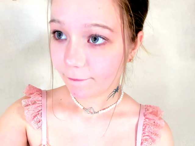 MelMooon's BongaCams show and profile