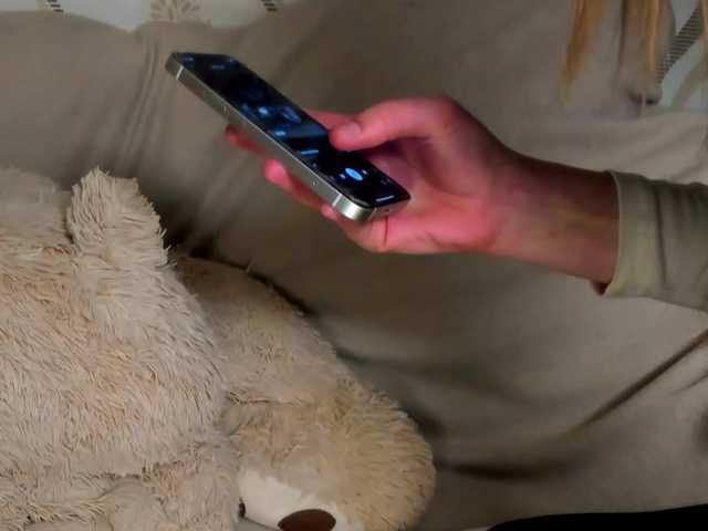 MelMooon's BongaCams show and profile