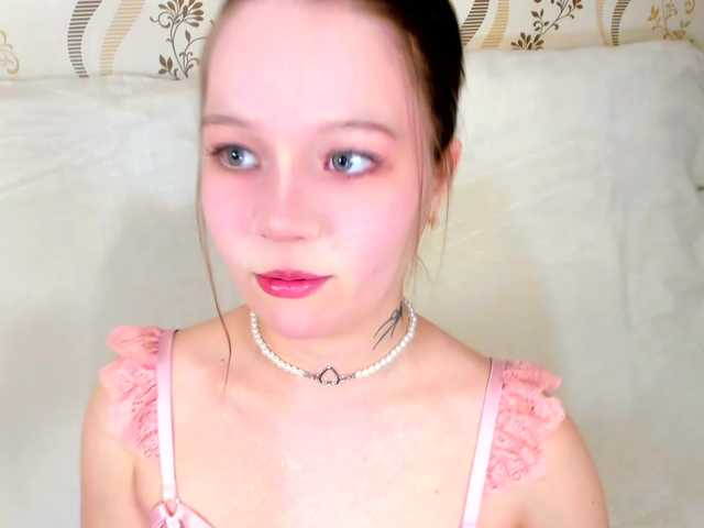 MelMooon's BongaCams show and profile
