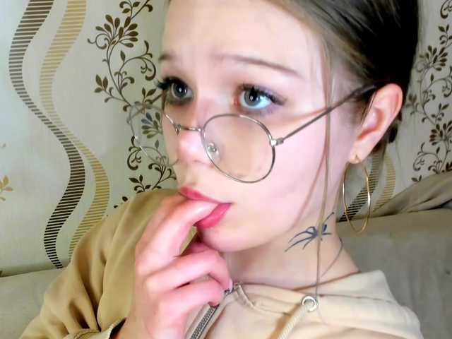 MelMooon from BongaCams is Freechat
