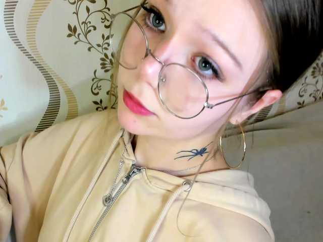 MelMooon from BongaCams is Freechat