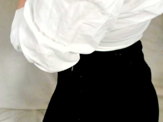 MelMooon's BongaCams show and profile