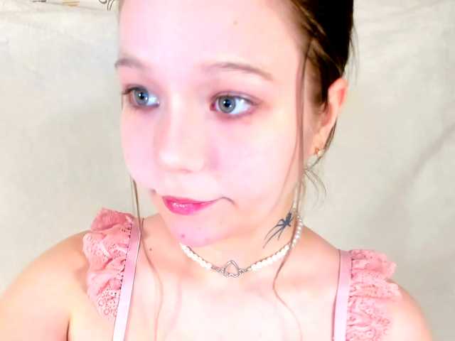 MelMooon's BongaCams show and profile