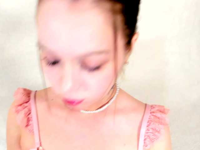 MelMooon's BongaCams show and profile