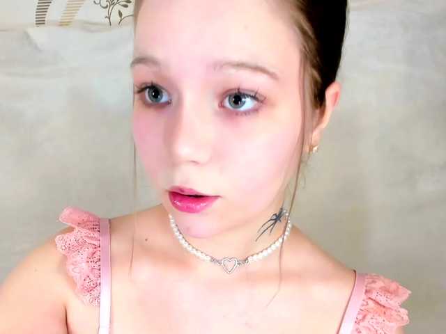 MelMooon's BongaCams show and profile