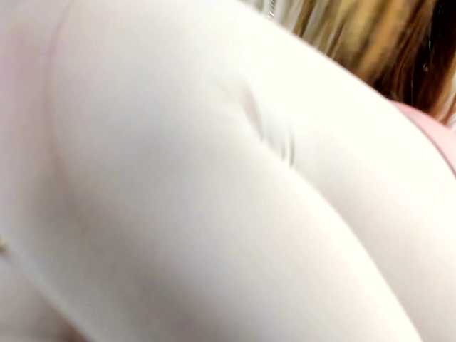 MelMooon's BongaCams show and profile