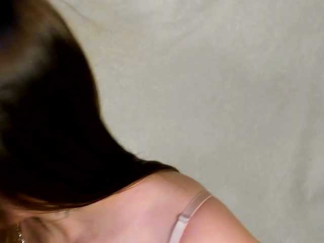 MelMooon from BongaCams